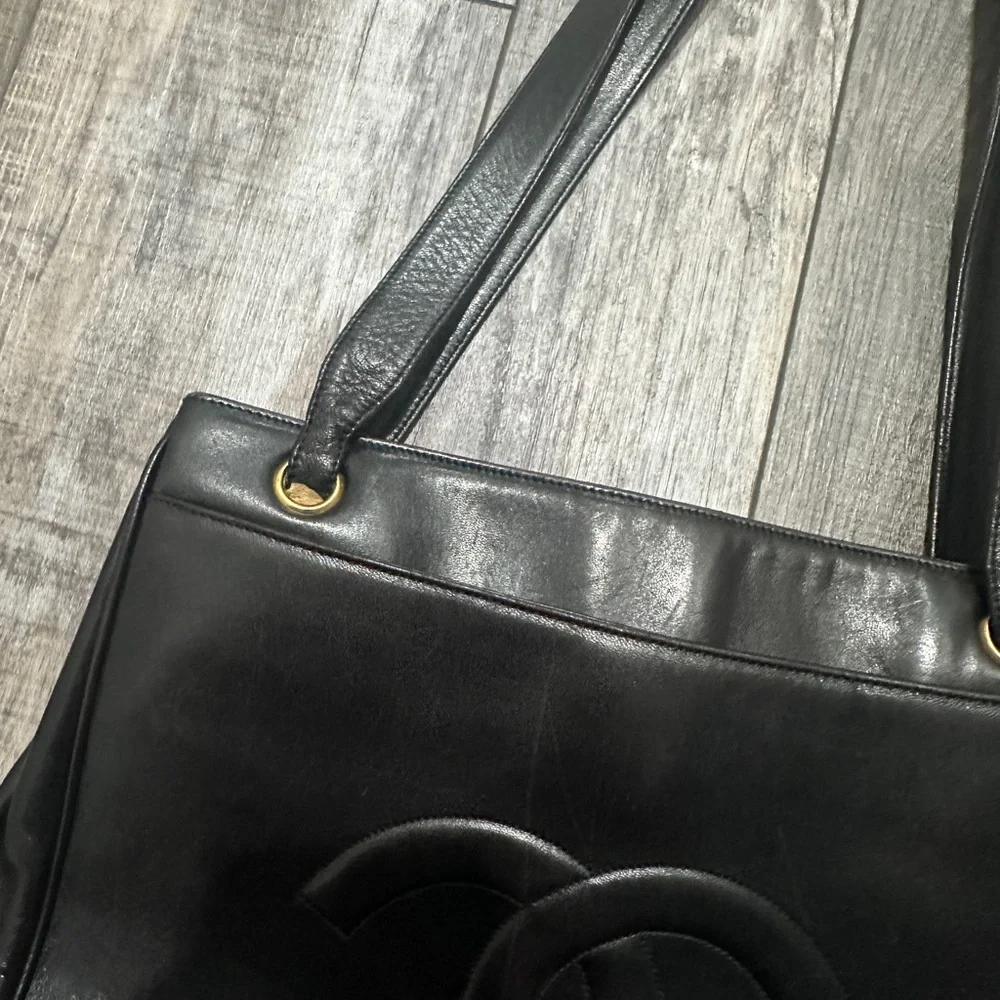 Chanel Classic Black Shoulder Bag - Picture 3 of 10